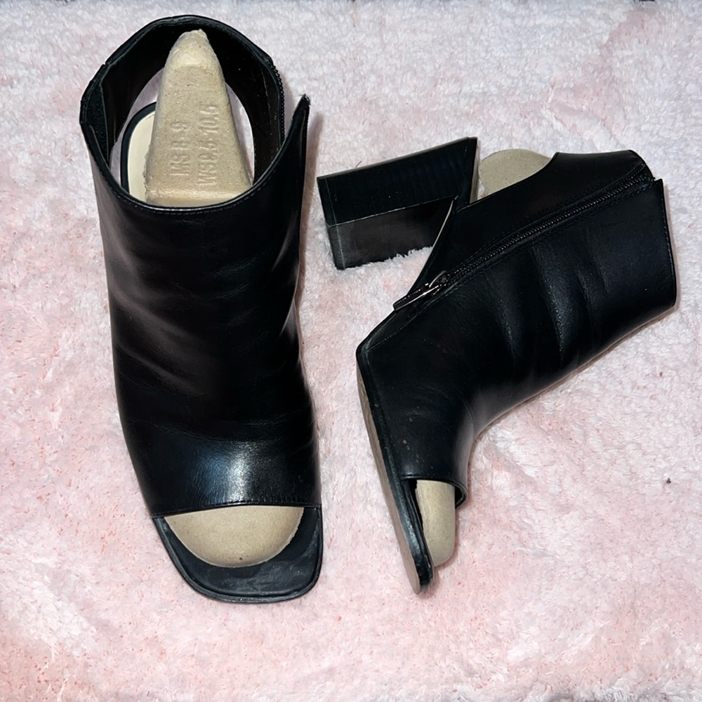 Vince Camuto Sandal Platforms size 9 1/2